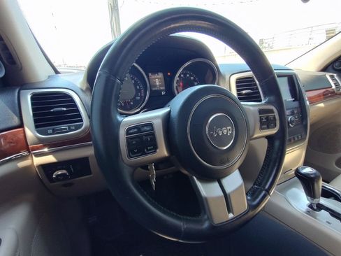 Used 2013 Jeep Grand Cherokee Limited w/ Mopar Chrome Edition Group RWD image 18