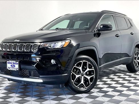 Used 2025 Jeep Compass Limited AWD/4WD image 2