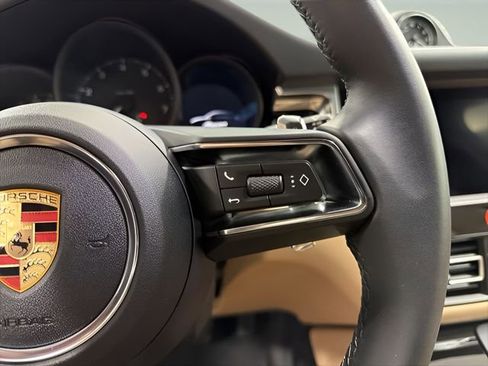 Used 2025 Porsche Macan AWD/4WD image 19