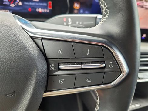 Used 2025 Chevrolet Traverse LT image 35