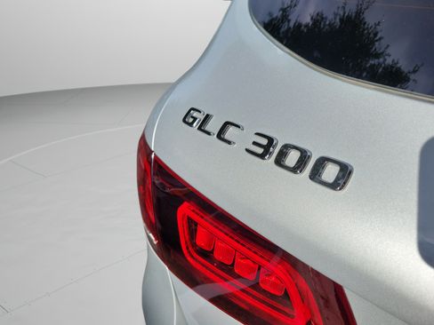 Used 2020 Mercedes-Benz GLC 300 image 8