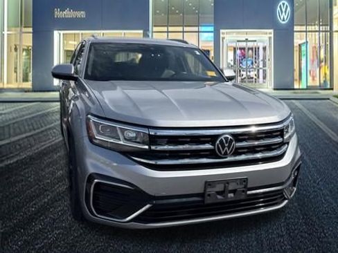 Used 2021 Volkswagen Atlas Cross Sport SEL R-Line AWD/4WD image 9