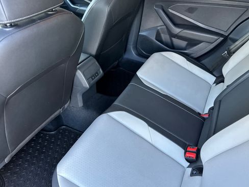 Used 2020 Volkswagen Jetta R-Line w/ R-Line Cold Weather Package FWD image 4