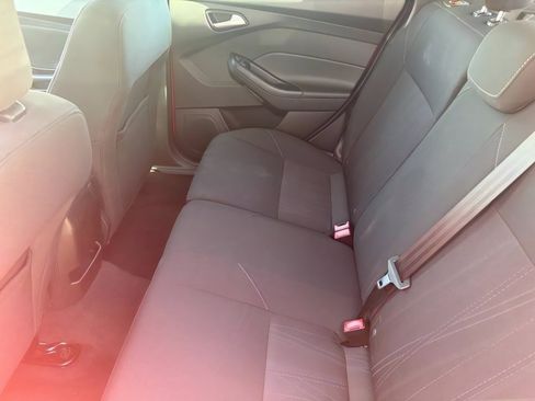 Used 2016 Ford Focus SE w/ SE Sport Package FWD image 12