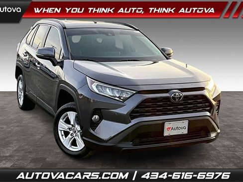 Used 2019 Toyota RAV4 XLE image 1