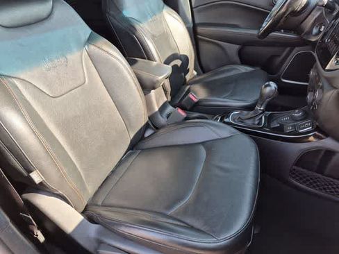 Used 2020 Jeep Compass Limited AWD/4WD image 21