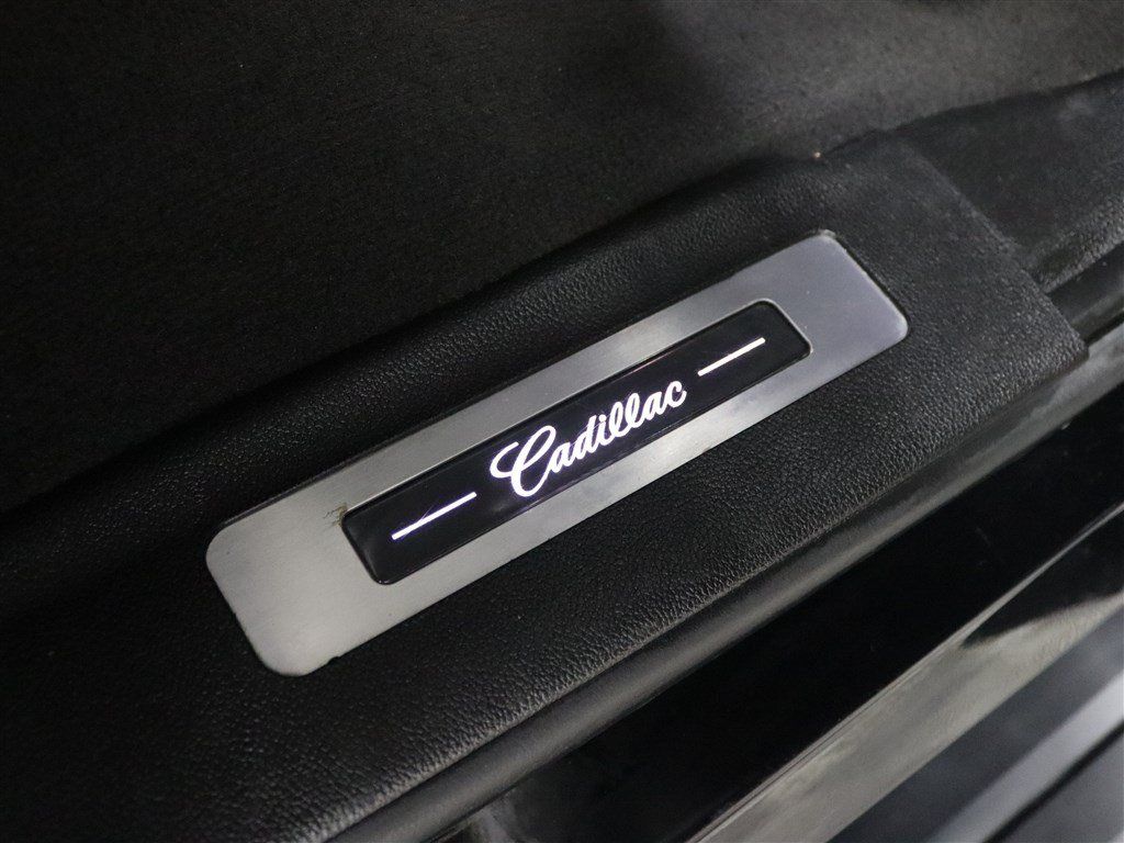 Used 2019 Cadillac Escalade Premium Luxury AWD/4WD image 23