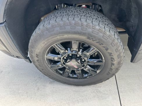 Used 2024 GMC Sierra 3500 AT4 w/ AT4 Premium Plus Package AWD/4WD image 8