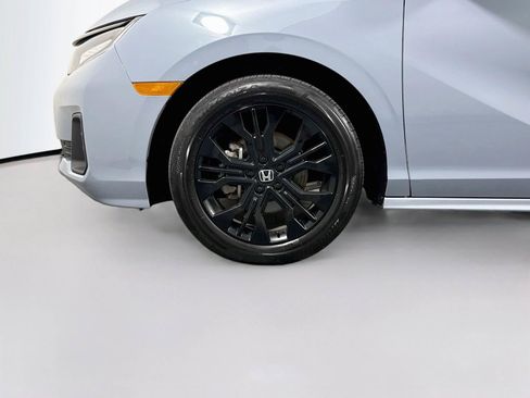 Used 2025 Honda Odyssey Sport-L image 17
