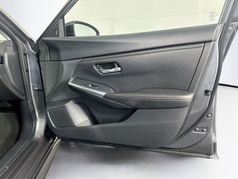 Used 2025 Nissan Sentra SR FWD image 29