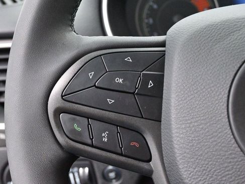 Used 2022 Jeep Cherokee Trailhawk w/ Premium Leather Package AWD/4WD image 19