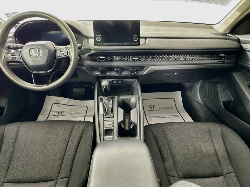 Used 2023 Honda Accord EX image 29