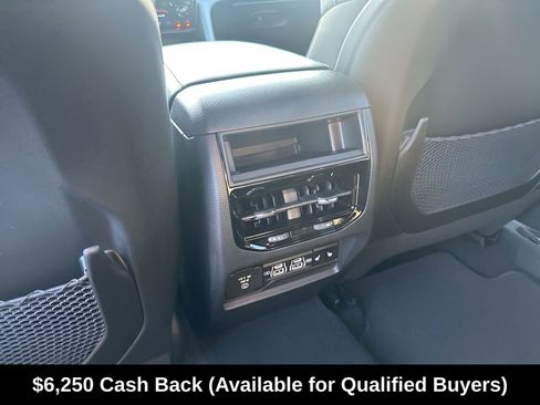 New 2025 Jeep Grand Cherokee Limited w/ Black Appearance Package RWD image 22