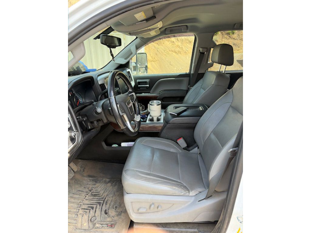 Used 2019 GMC Sierra 3500 SLT w/ Duramax Plus Package AWD/4WD image 4