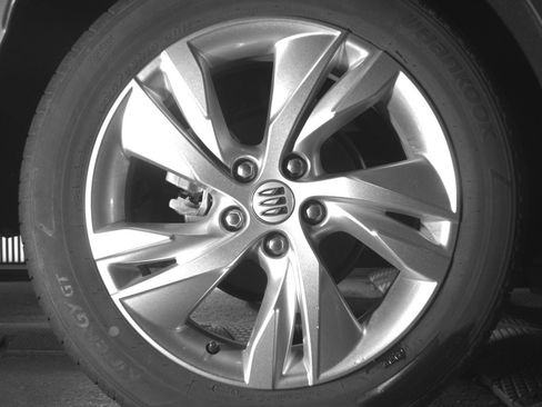 Used 2025 Buick Encore GX Preferred AWD/4WD image 15