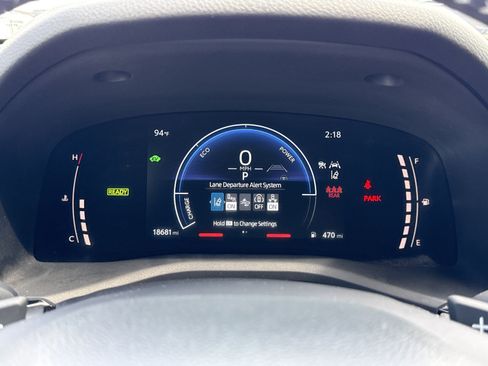 Used 2025 Toyota Camry SE FWD image 19
