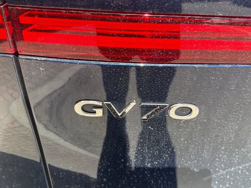 Used 2022 Genesis GV70 3.5T Sport w/ Sport Advanced Package AWD/4WD image 11