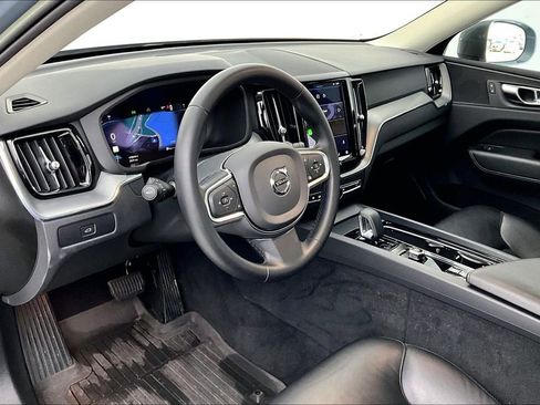 Used 2023 Volvo XC60 B5 Core w/ Climate Package image 17
