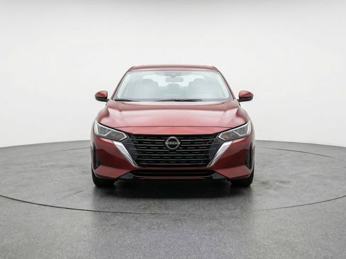 Used 2025 Nissan Sentra SV image 2