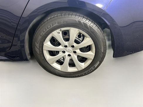 Used 2020 Toyota Corolla LE FWD image 11