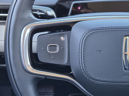 Used 2024 Lincoln Nautilus Premier image 31