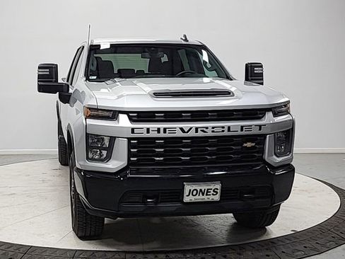 Used 2023 Chevrolet Silverado 2500 Custom w/ Custom Convenience Package image 2