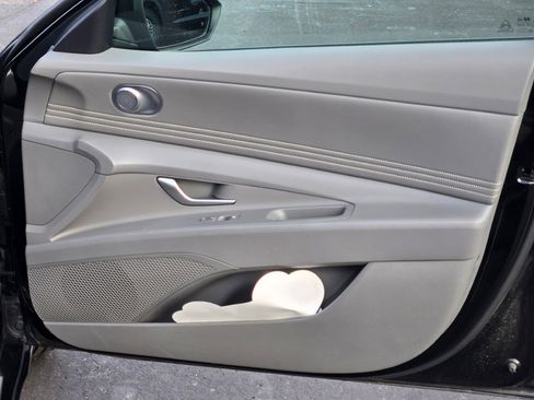 Used 2025 Hyundai Elantra SEL image 5