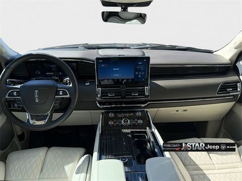 Used 2024 Lincoln Navigator Black Label image 10