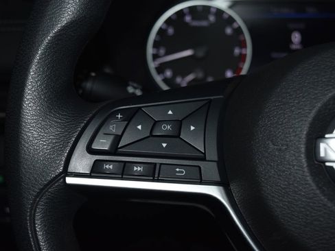 Used 2024 Nissan Sentra SV image 7