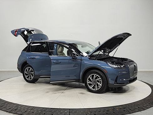 Used 2023 Lincoln Corsair AWD w/ Equipment Group 101A image 9
