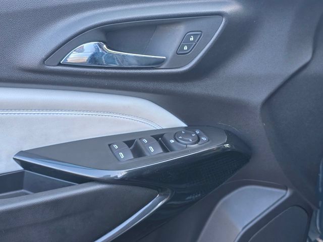 Used 2025 Chevrolet Trax LT FWD image 11