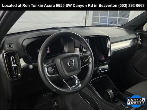 Used 2024 Volvo XC40 B5 Core image 9