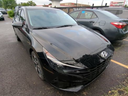 Used 2023 Hyundai Elantra SEL w/ Convenience Package FWD image 3