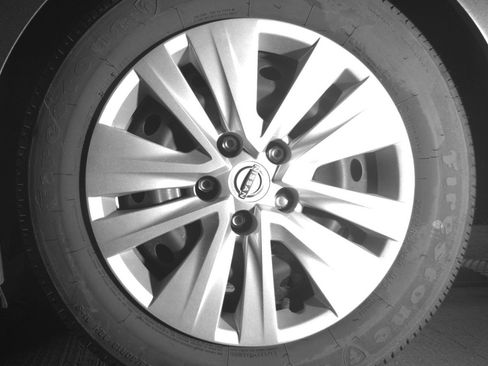 Used 2025 Nissan Sentra S FWD image 14