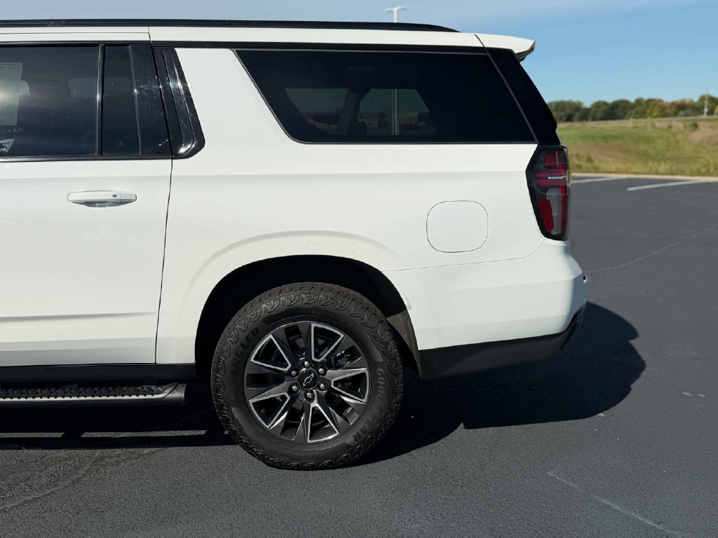 Used 2024 Chevrolet Suburban Z71 w/ Luxury Package AWD/4WD image 13