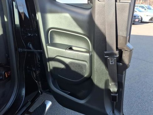 Used 2021 Chevrolet Colorado LT w/ LT Convenience Package image 12