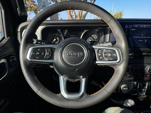 Used 2024 Jeep Wrangler Unlimited Sahara AWD/4WD image 10