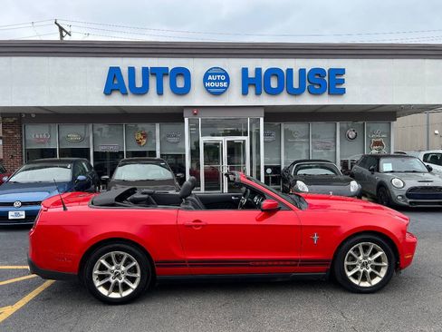 Used 2011 Ford Mustang Premium w/ 202A Rapid Spec Order Code RWD image 13