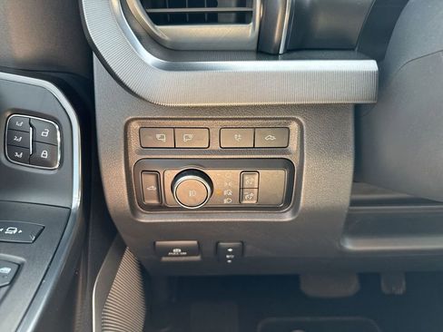 Used 2024 Ford F250 Platinum AWD/4WD image 19