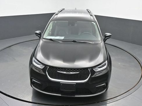 Used 2022 Chrysler Pacifica Touring-L FWD image 36