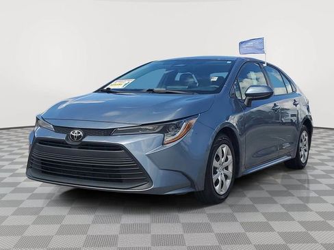 Used 2024 Toyota Corolla LE image 3