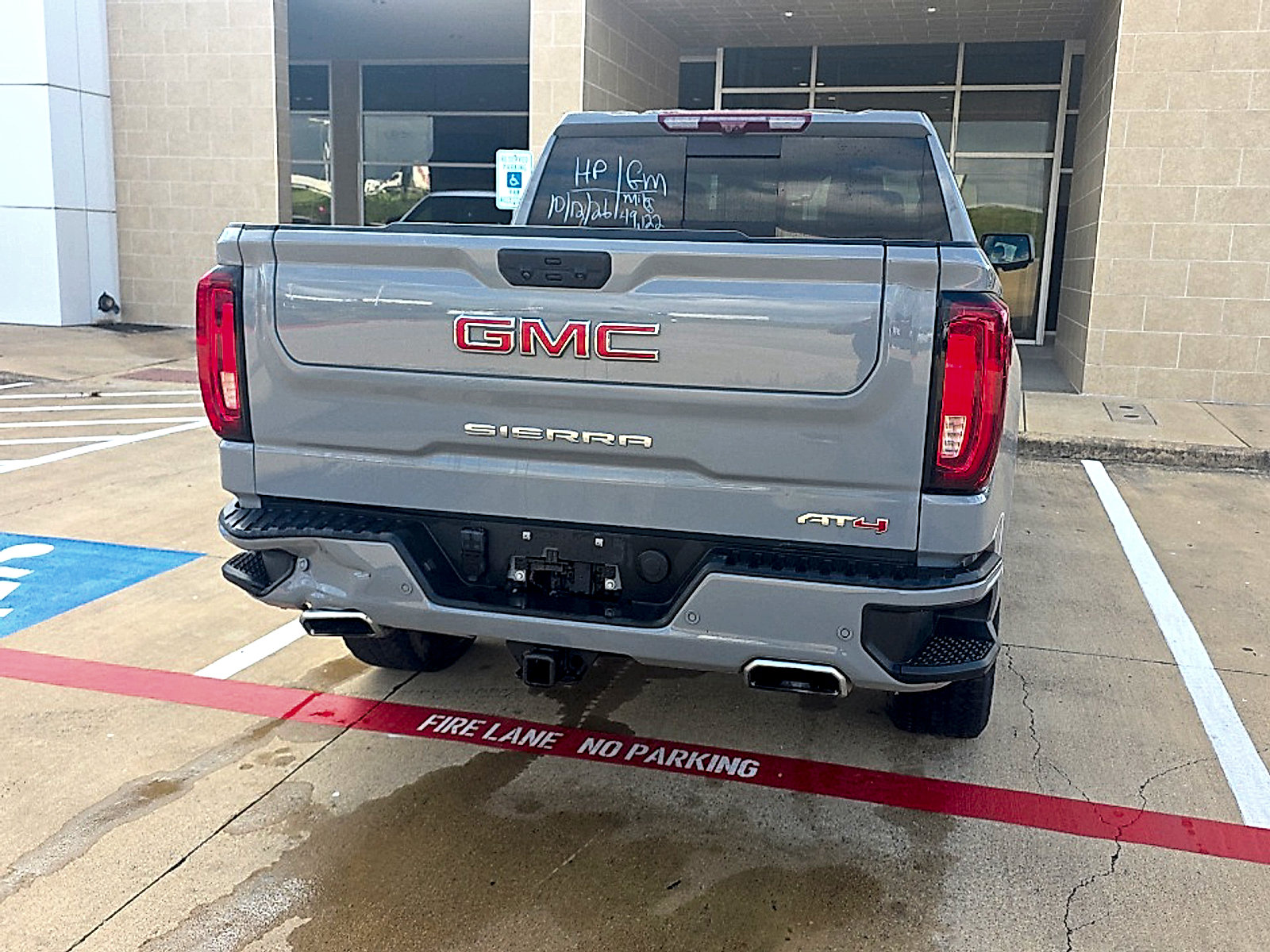 Used 2025 GMC Sierra 1500 AT4 w/ Technology Package AWD/4WD image 10