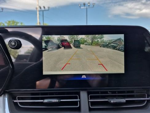 Used 2026 Chevrolet Trax LT w/ Sunroof Package image 29