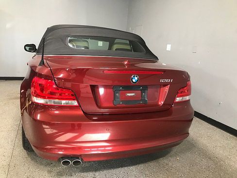Used 2013 BMW 128i Convertible RWD image 8