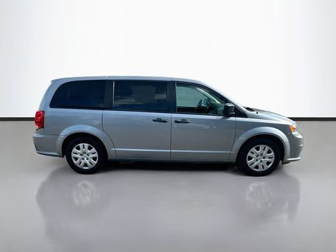 Used 2020 Dodge Grand Caravan SE FWD image 5