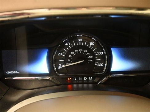 Used 2017 Lincoln Navigator Select image 11