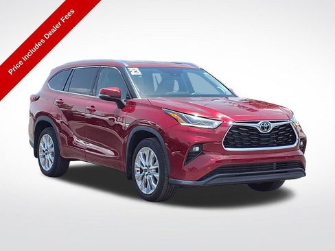 Used 2023 Toyota Highlander Limited FWD image 1