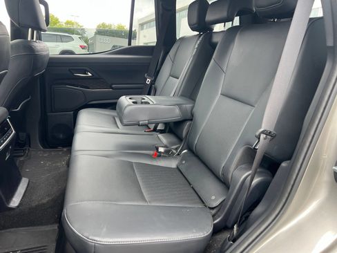 Used 2025 Lexus GX 550 w/ Accessory Package (2T) AWD/4WD image 30