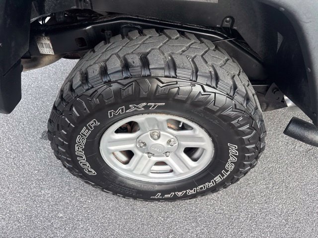 Used 2013 Jeep Wrangler Unlimited Sport w/ Connectivity Group AWD/4WD image 9