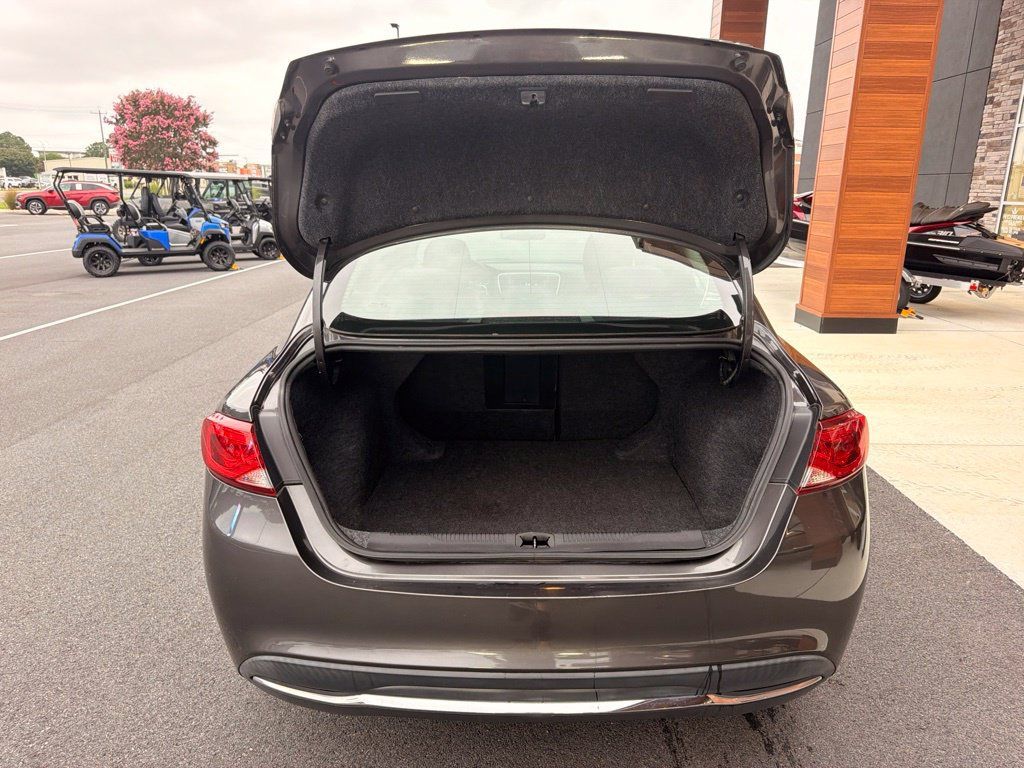 Used 2015 Chrysler 200 Limited w/ Convenience Group FWD image 10